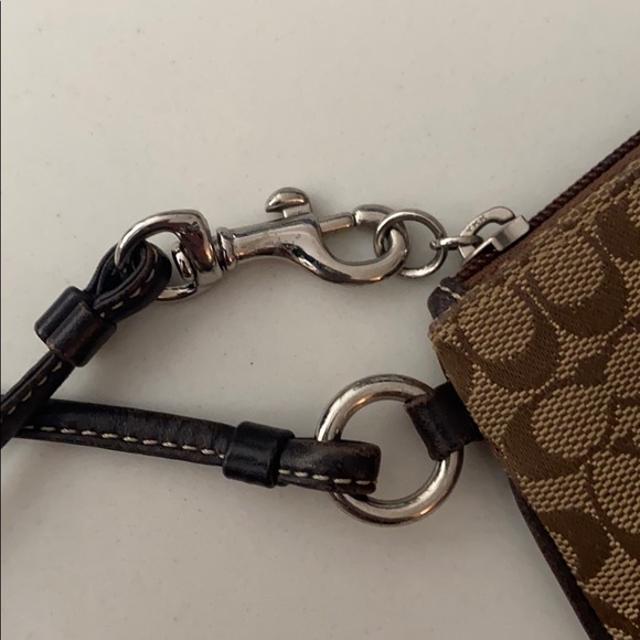 REDUCED!! Coach Wristlet/Clutch in Signature Print - Picture 3 of 4